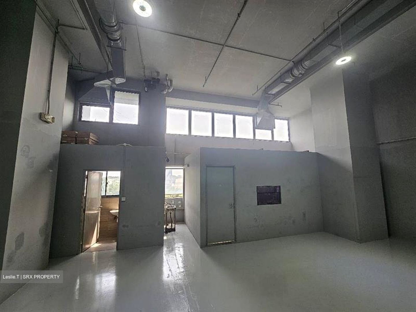 Carros Centre (D25), Warehouse #438102011